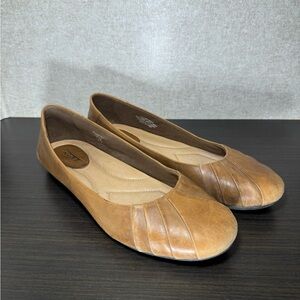 Earth Bellwether Ballet Flats Almond Leather Earth Friendly Shoes Size 9.5B